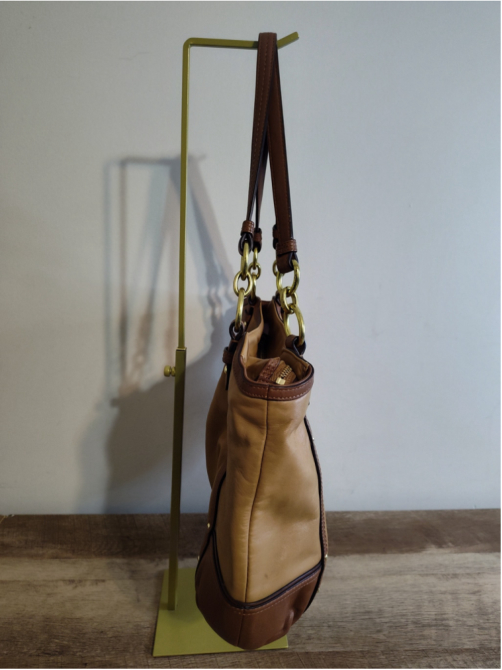 Women's Coach Shoulder Bag Tan and Brown Leather - Picture 5 of 13